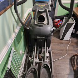 Octane Fitness Elliptical Q37E