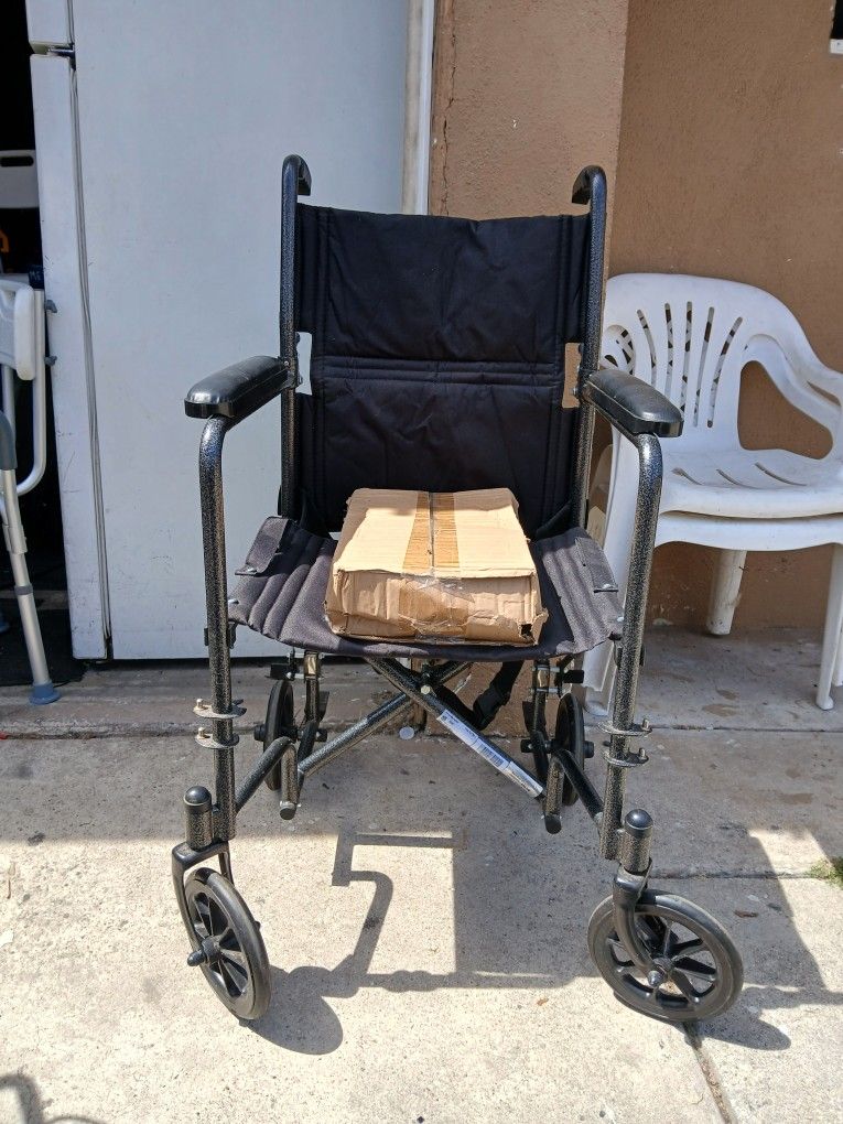 DRIVE TRANSPORT WHEELCHAIR 19" WIDTH