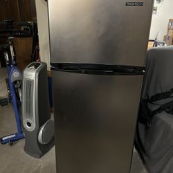 Thompson 4.5 Cu Ft Fudge / Freezer