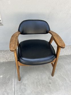 Art deco chair/black Leather Chair Mid Century Modern, Vintage