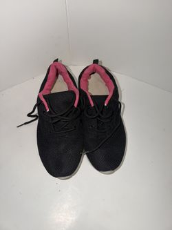 Women’s Gym Shoes Size 9