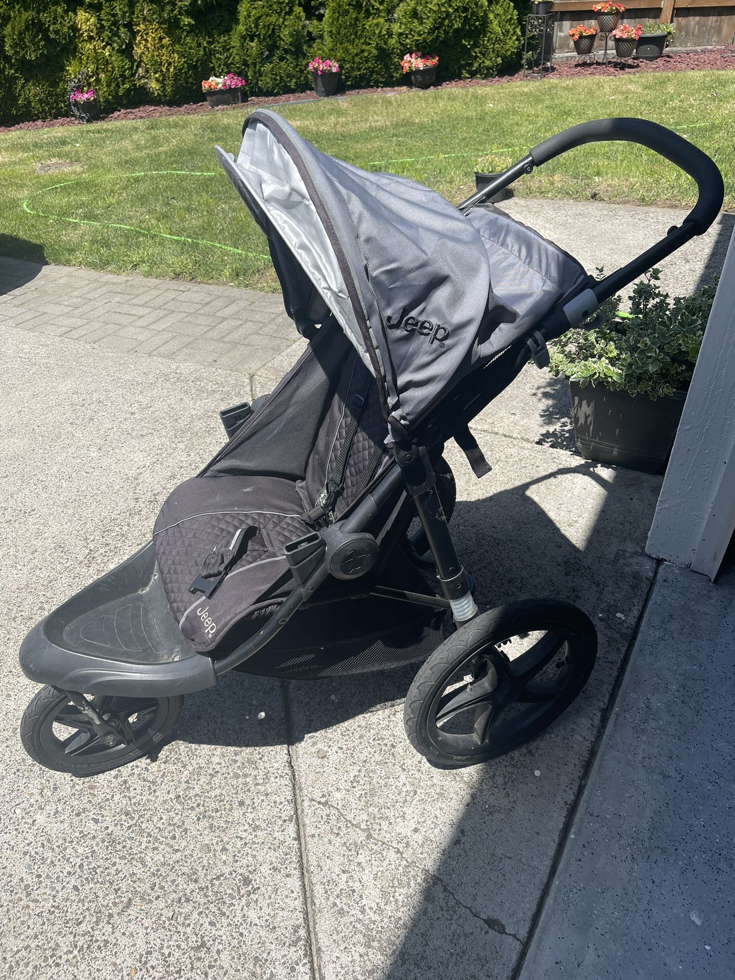 Jogging stroller 