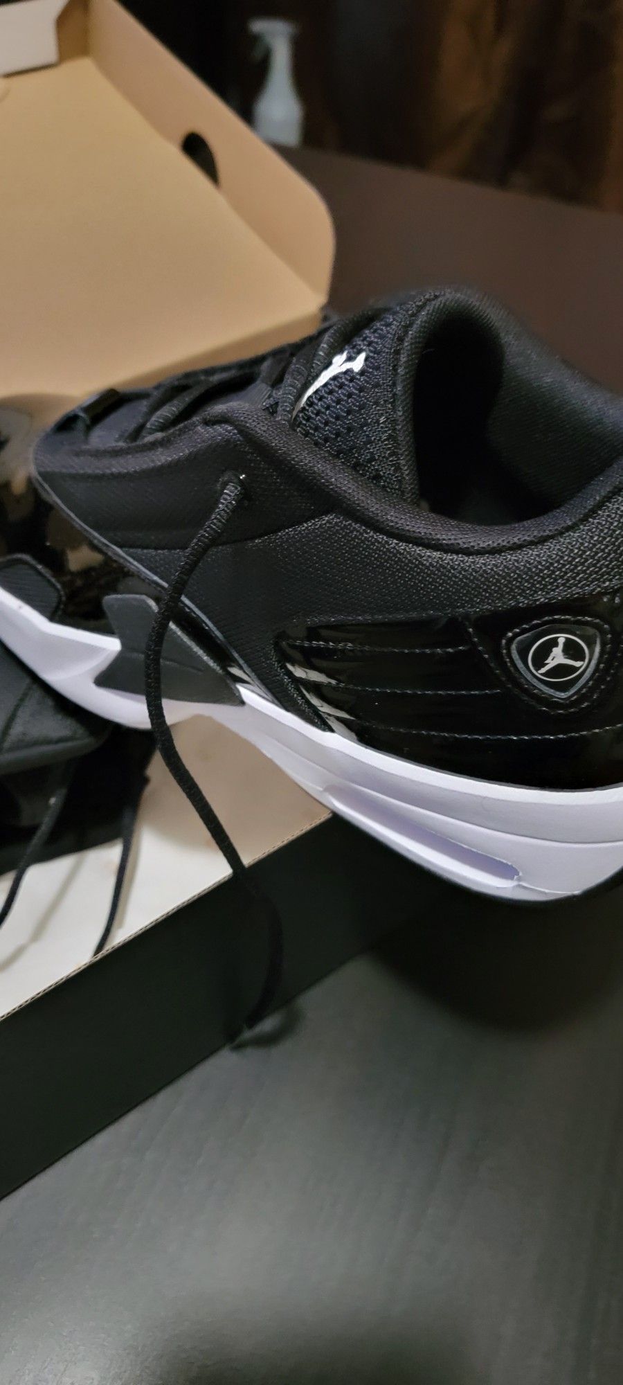 NEW JORDAN'S MAX AURA 6 SIZE 10.5 $120 PICK UP ONLY