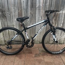 TREK 8 SERIES 26”