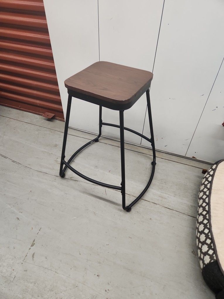 Metal/Wood Stool