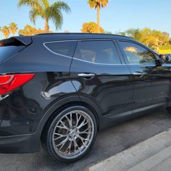Hyundai Santa Fe, Low Miles, Smogged, 4 Cylinder Gas Saver, 22"rims, Runs And Drives Great 
