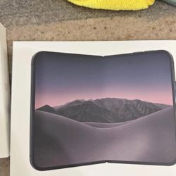 Apple iPhone Duo Unlocked Or Apple Watch Ultra For Sale 