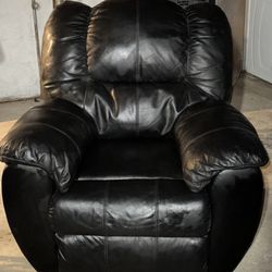All Black Leather Extremely Comfortable Recliner