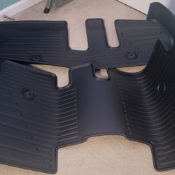 brand new kia ev9 winter floor mats 2nd and 3rd row only. (MUST SELL TODAY)