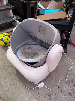 Arenero automatico / automatic cat litter