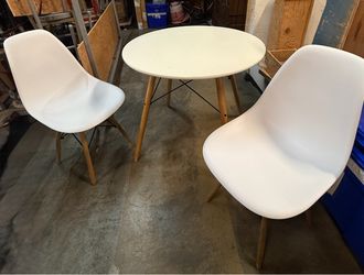 Modern Table & Chairs Set