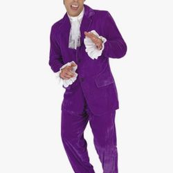 Halloween Costumes: Prince Eric, Ariel, Austin Powers