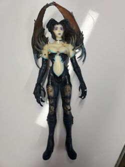 Vampire Curia Resurrection Of Monstress figurine