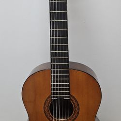 Yamaha C40 Classical Acoustic Guitar