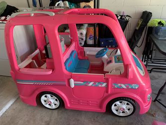 Hotellet unse kyst Power Wheels Barbie Dream Camper Battery-Powered Ride-On
