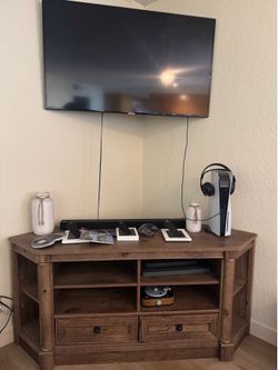 Tv stand/entertainment chest