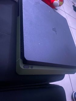 PS4 slim  1tb