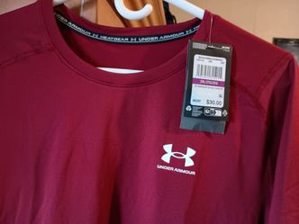 Men’s Under Armour HeatGear Long Sleeve – NEW – $25
Size 2XL