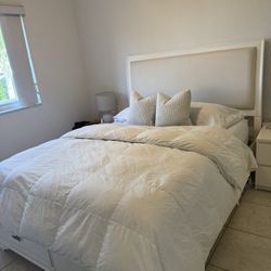 Queen Bed With Drawers 