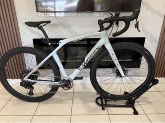 Specialized S-Works Diverge STR (Size 56) – Premium Gravel BikeDescription:Selling a Specialized S-Works Diverge STR in Size 56. This is the most adva