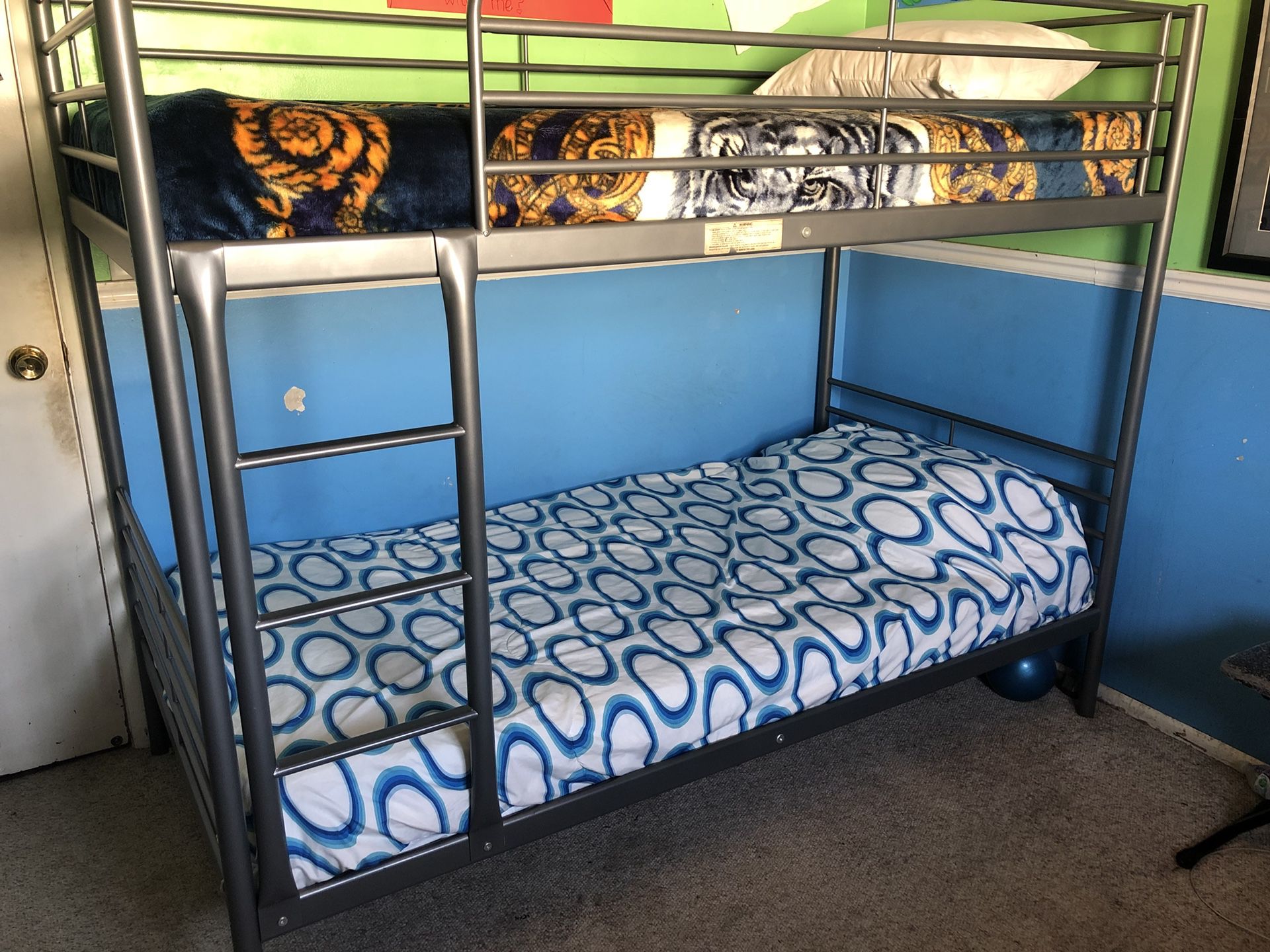 Twin Bunk-bed
