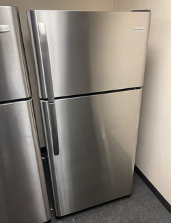 Frigidaire Top Freezer Fridge – Stainless, clean inside