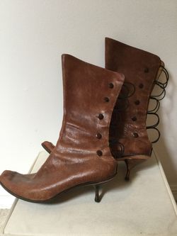 Women’s boots, all leather size 8
