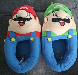 Mario & Luigi Boys Slippers Size 2/3