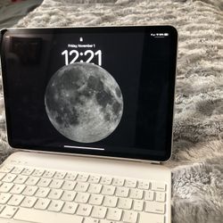 2022 M2 11inch IPad Pro 256gb Cellular And Wifi (with Keyboard)