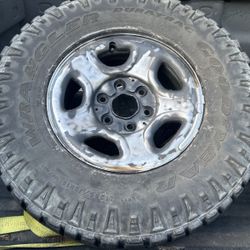 Good Year Wanglers Lt265/75R16