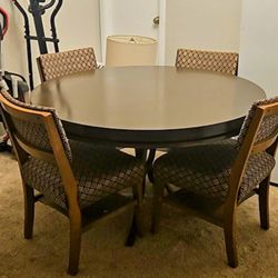 Table and chairs  NEED GONE we will deliver already loaded