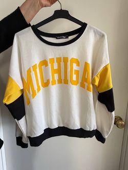 Women’s sweatshirt