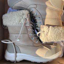 Kids UGG Boots Size 5.5