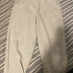 Alo sweats size Medium