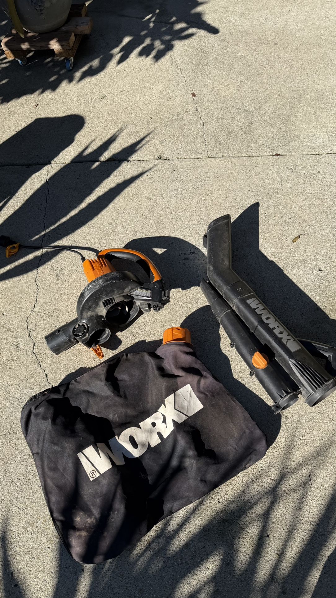 Free Electric Leaf Blower/Vacuum