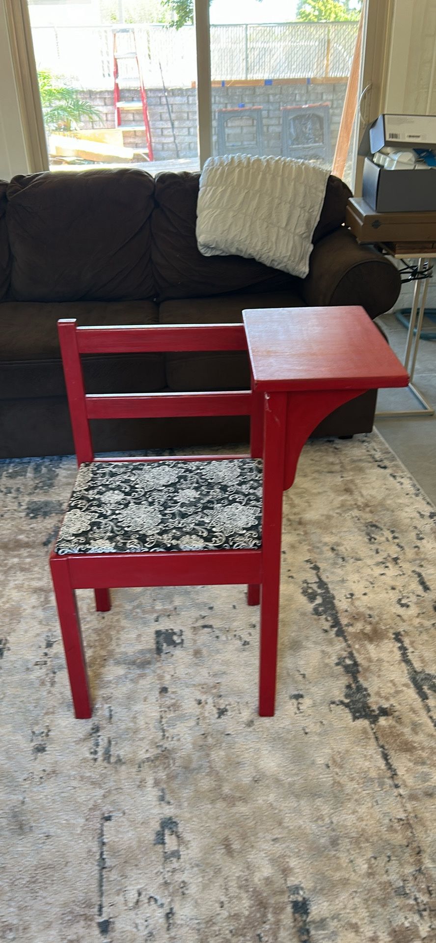 Gossip Chair
