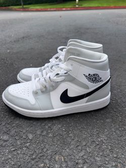 Jordan 1 mid- grey/ black (women’s 10.5)