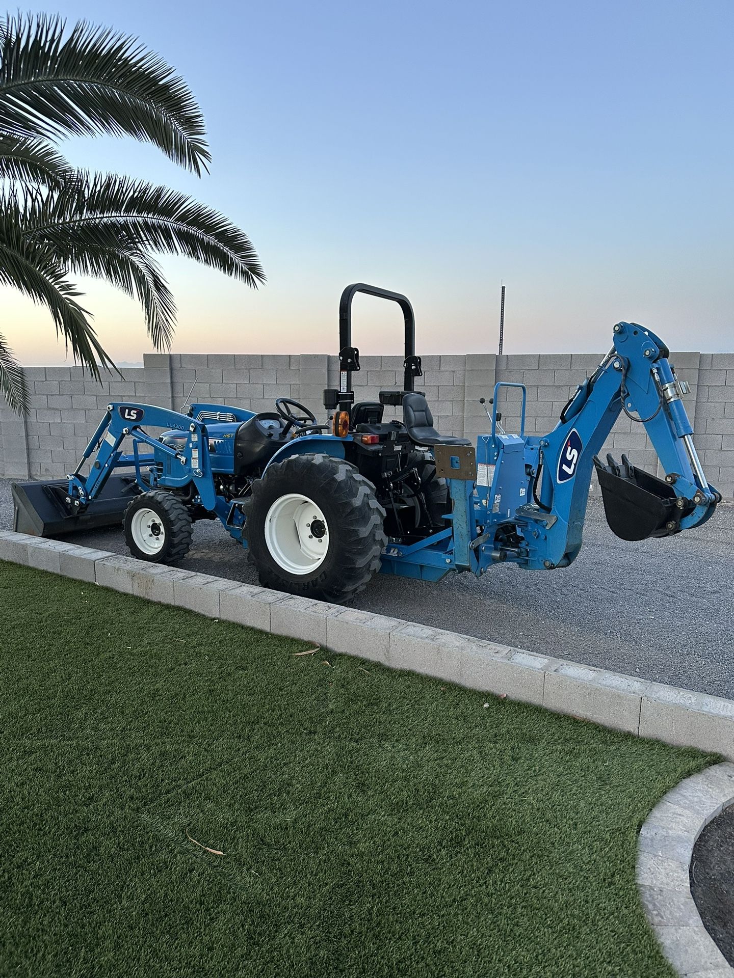 LS Tractor