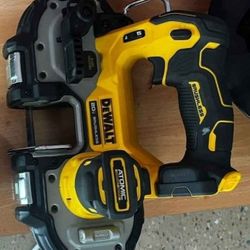 DEWALT COMPACT BANDSAW 20V WITH 4 AH BATTERY