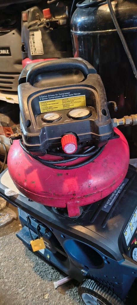 Central Pneumatic 3 Gallon Oil-Free Pancake Air Compressor.