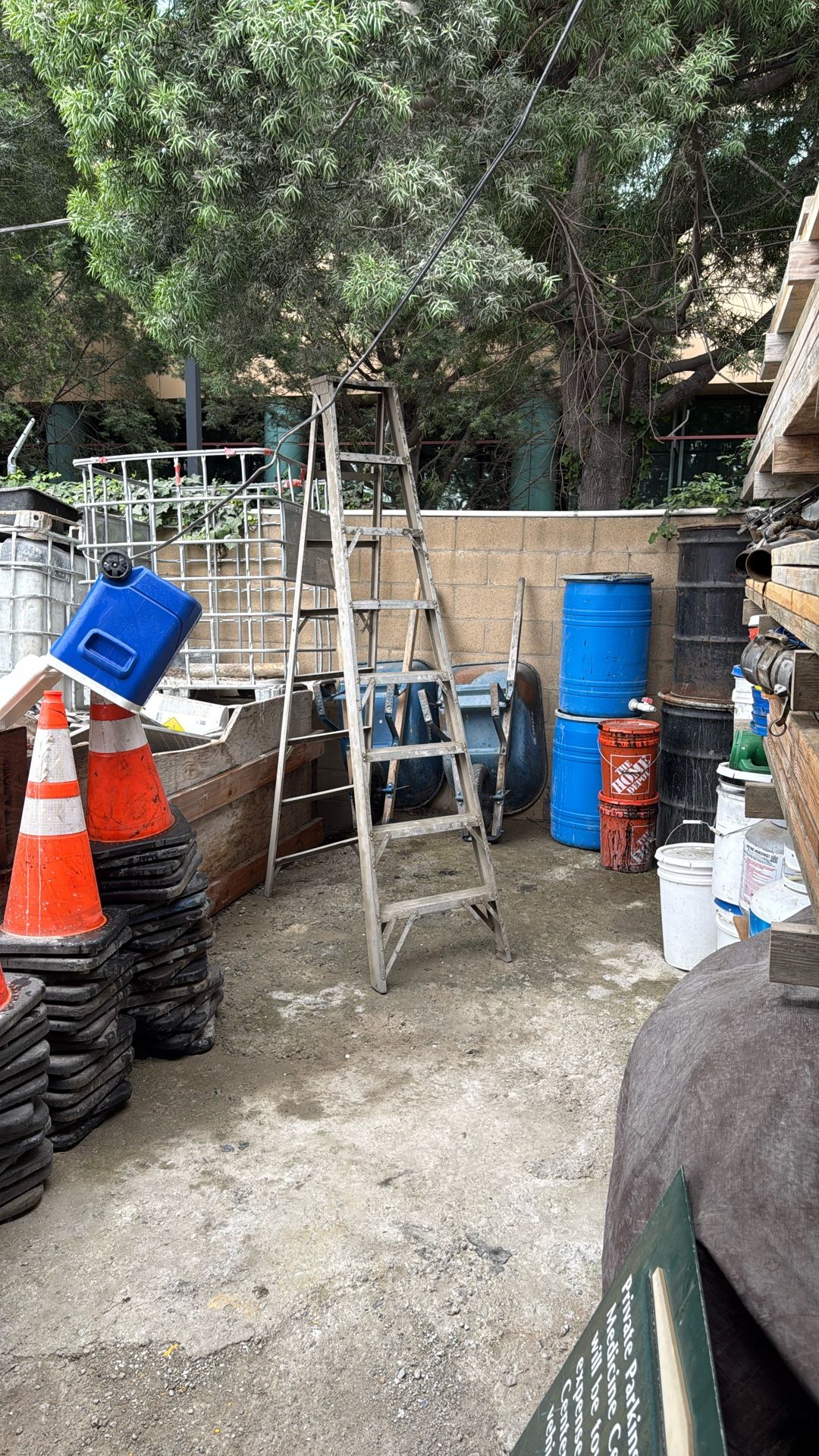 8ft Aluminum Ladder