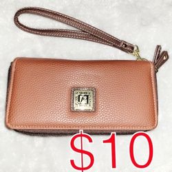 Stone Mountain Double Zippered Wristlet Wallet Brown