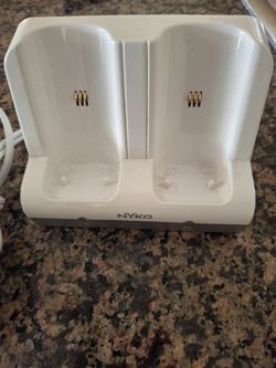 Nyko Wii Charge Station 