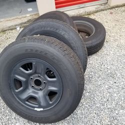 245/75R17 Fsctory Jeep Tires