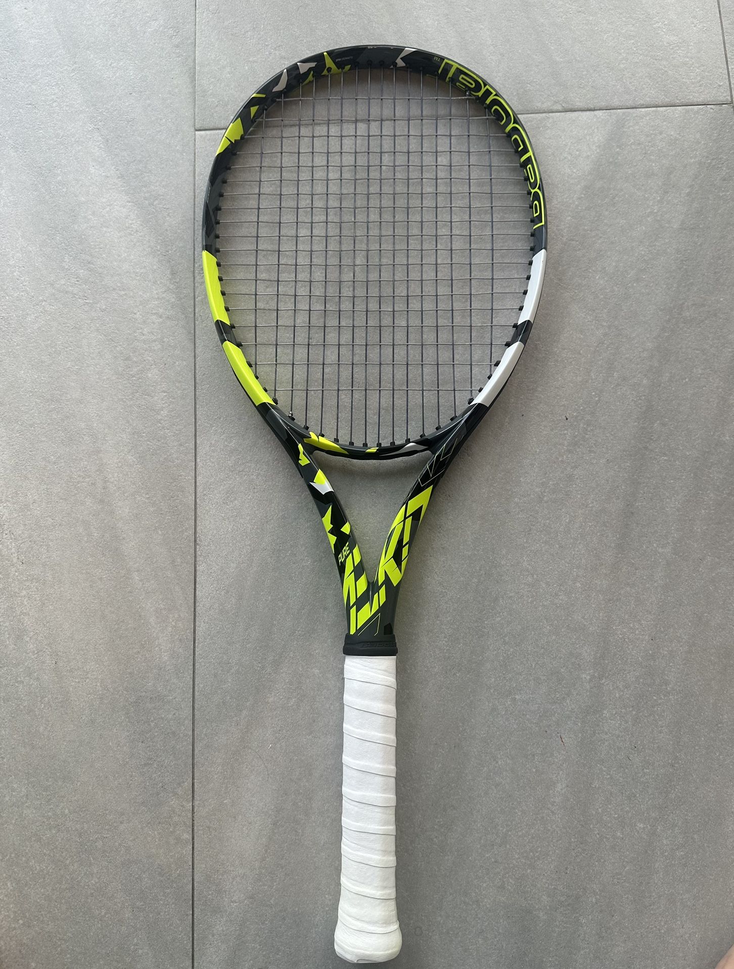 Babolat Pure Aero Latest Model - Like New!