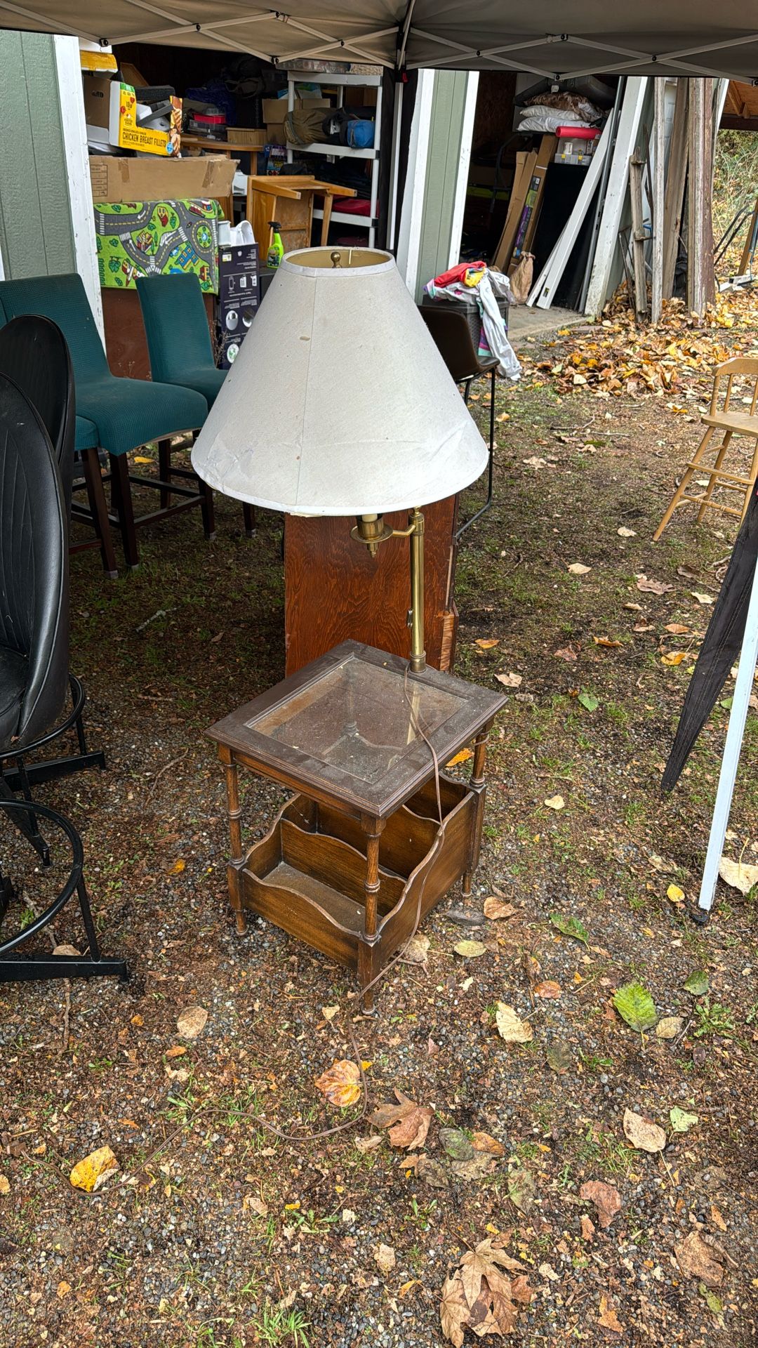 Free End Table With Lamp