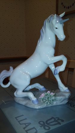 LLADRO MAGICAL UNICORN