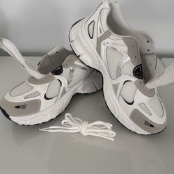 Tenis woman 8.5 white / gray