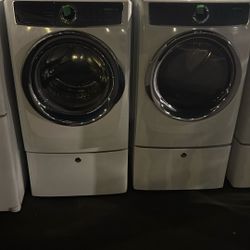 Electrolux Front Load Washer And Gas Dryer