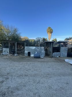 Free Dog Kennels (PENDING PICK UP)